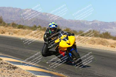 media/Feb-13-2022-SoCal Trackdays (Sun) [[c9210d39ca]]/Turn 7 Inside (1040am)/